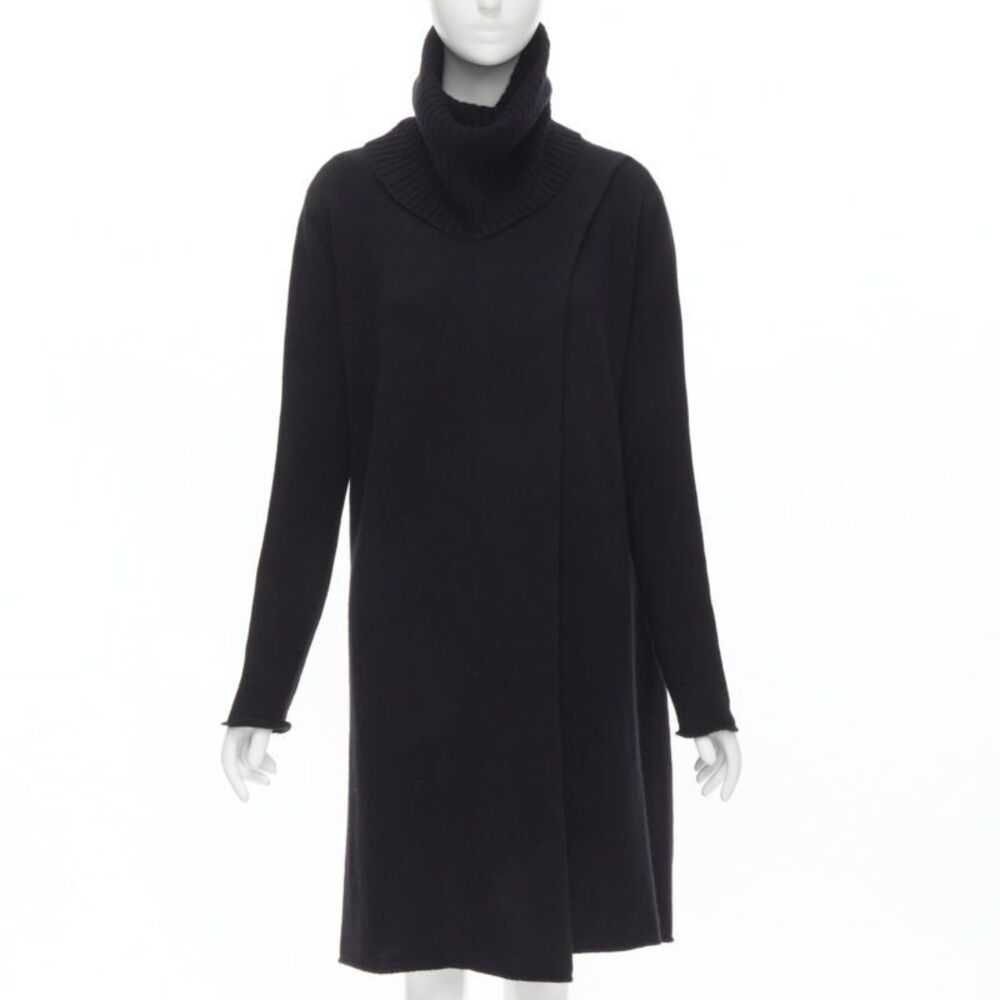 The Row Kirsi Cashmere Turtleneck Sweater